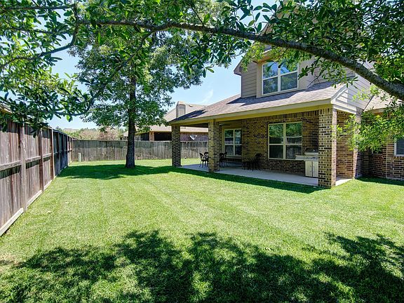 4th image of 143 W Wading Pond Cir