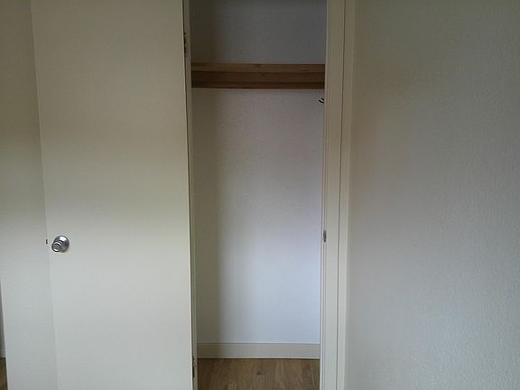 2nd image of 609 N Cuyamaca St