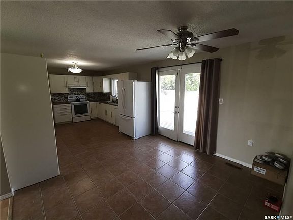 4th image of 309 7th St