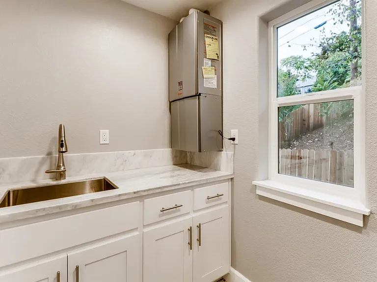 710 Landis Cir — Photo 23