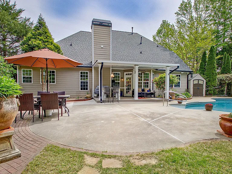 374 Persimmon Dr — Photo 44