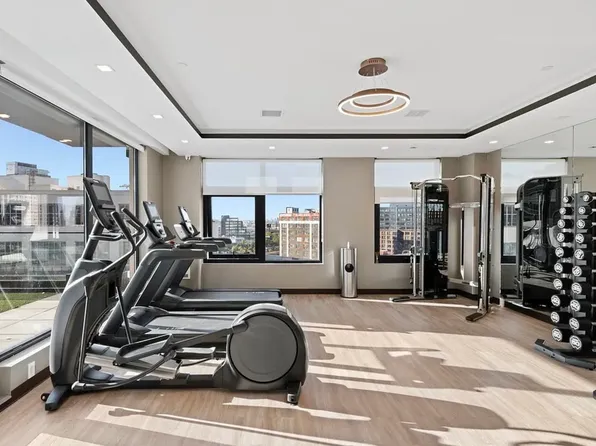 27-19 Thomson Avenue image 12 of 14