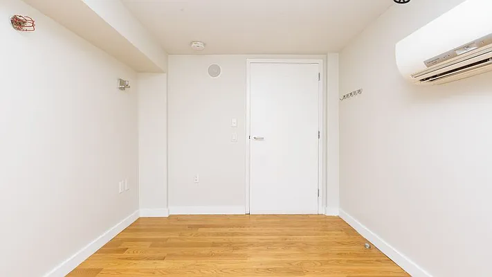 Rented by Nooklyn NYC LLC | media 36