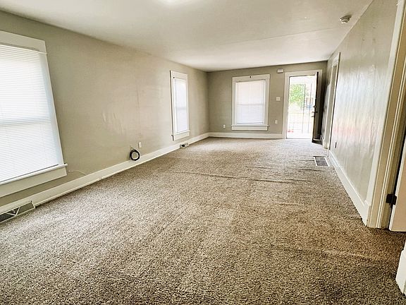 824 W McCormick Living Room_09042024