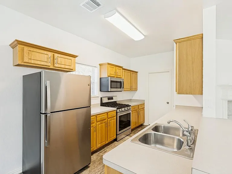 1110 Chase Park Dr — Photo 6