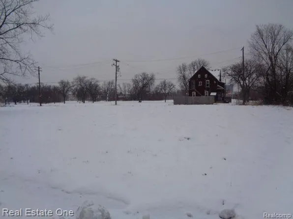 446 Concord St, Detroit, MI 48207