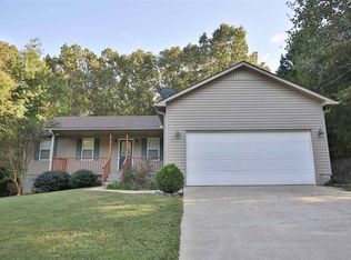 80 Southshore Dr, Jackson, TN 38305