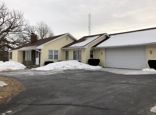 3515 E Oak Grove Rd, Byron, IL 61010