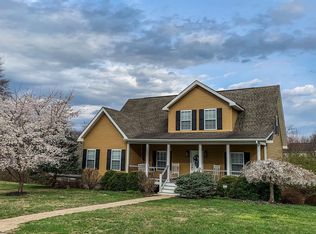 38 Nancy Jane Dr, Fayetteville, WV 25840