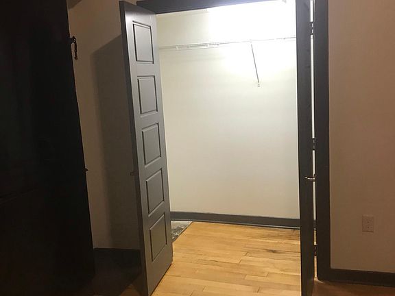 5th image of 325 Brown St