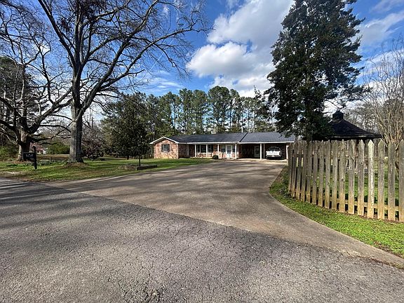 2nd image of 210 Aaron Rd