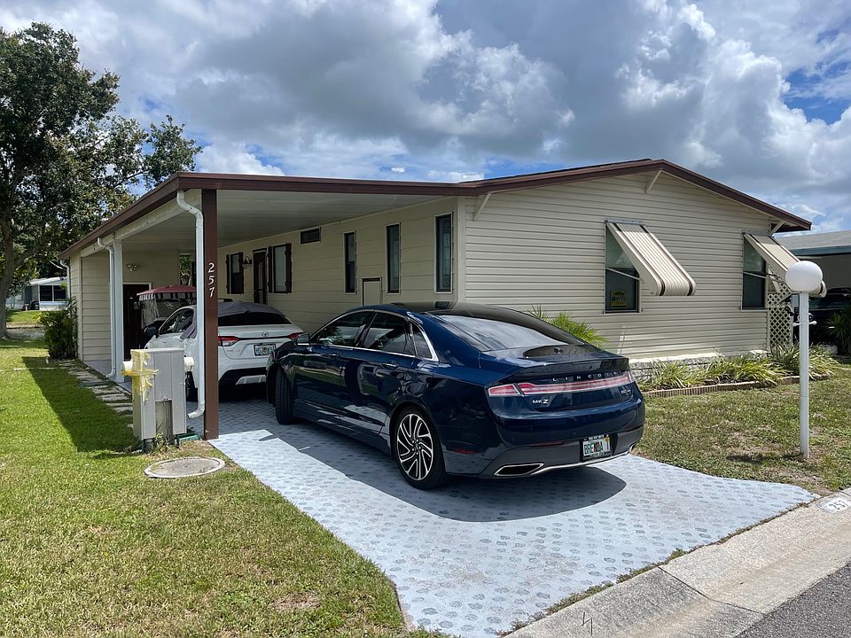 1st image of 257 Blue Heron Dr