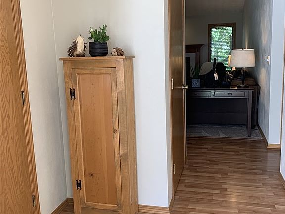 Front entry foyer