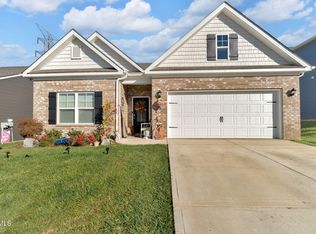 1702 Fox Meadows Cir, Bluff City, TN 37618