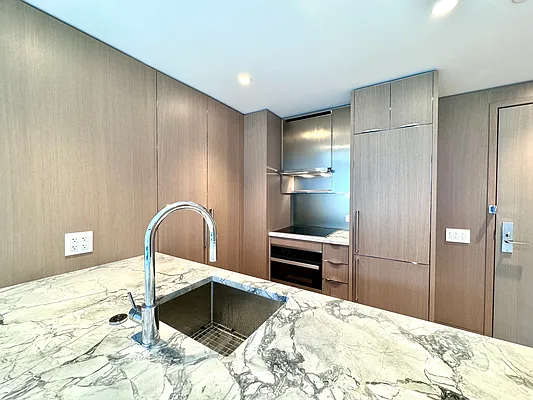 Rented by LEVEN Real Estate | media 10