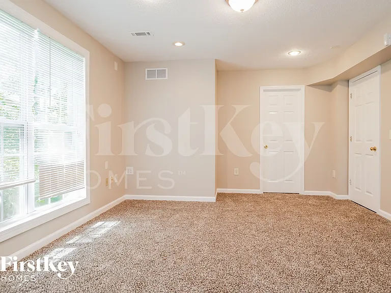 1046 Preserve Ln — Photo 7