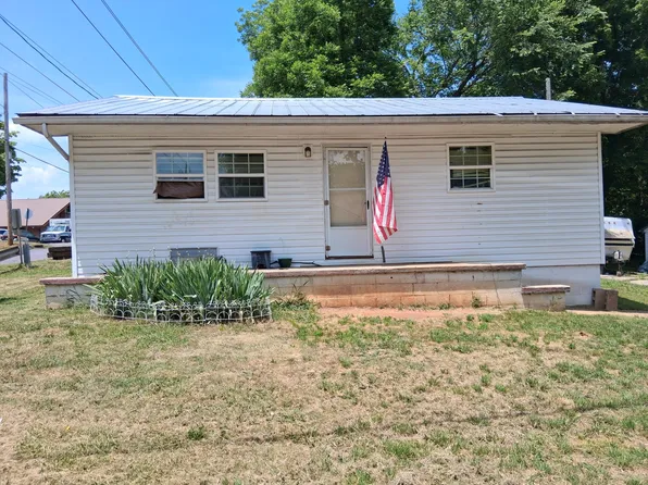 443 & 437 Jefferson Ave, Newport, TN 37821