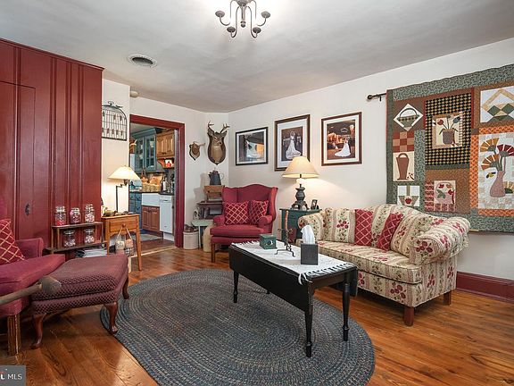 5th image of 9 Broomall Ave #B