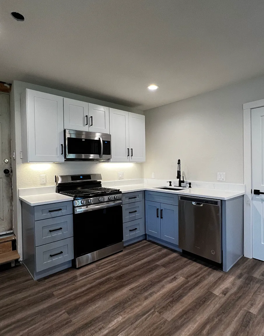 Studio, 790 sqft, $1,695 — Photo 3
