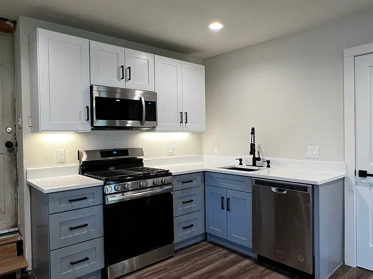 1401 Ames St #B — Photo 3