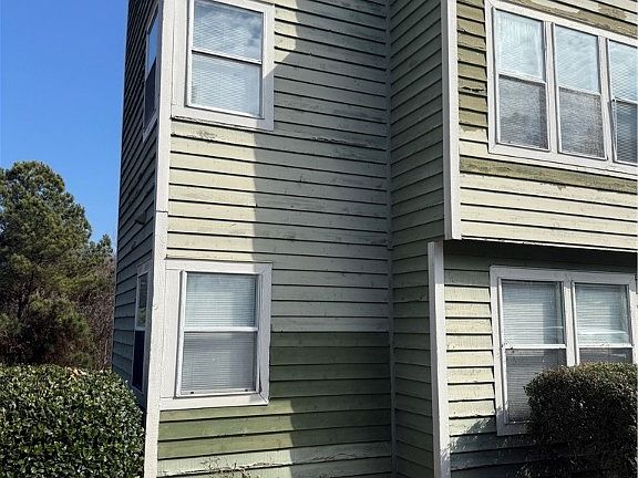 3rd image of 962 Stewarts Creek Dr APT 1