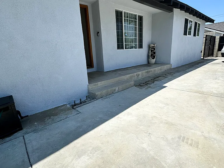 14552 Runnymede St — Photo 7