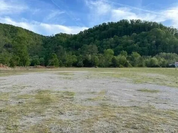 100 Deskins Dr, Pikeville, KY 41501