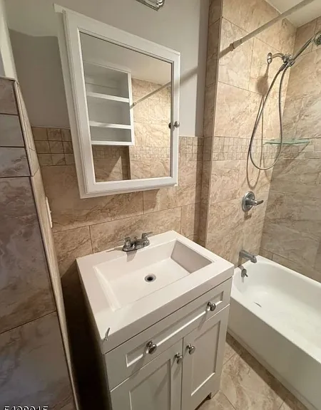 144 N 8th St #2 — Photo 4