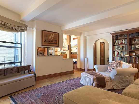 2nd image of 35 W 92nd St #10G