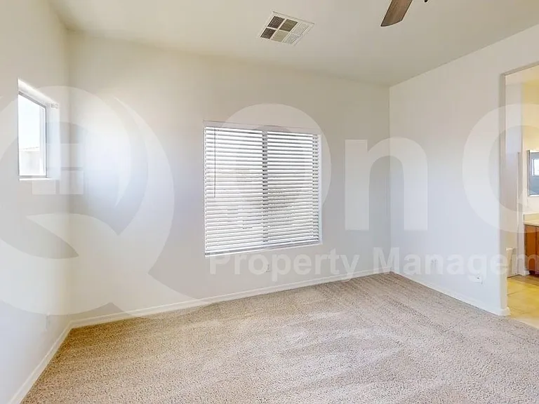 12204 W Ocotillo Ln — Photo 8