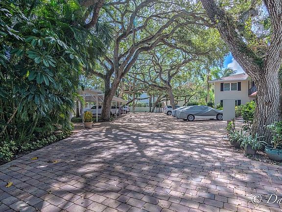 2nd image of 800 Coquina Ln APT 203