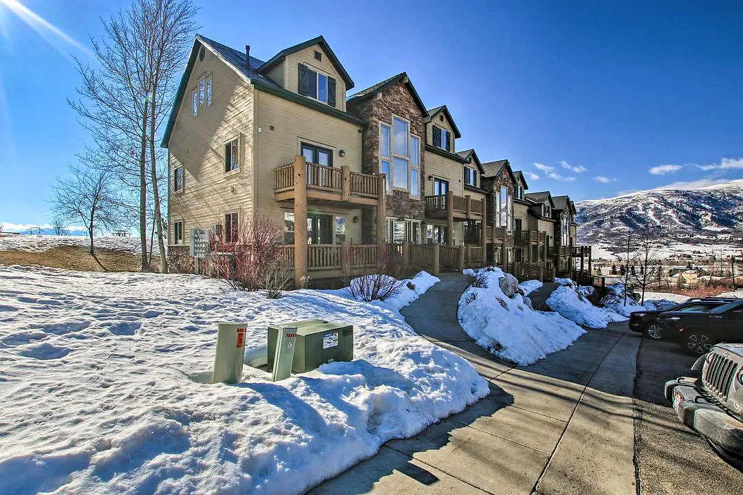 Building Photo - 3524 N Fox Run Dr #1