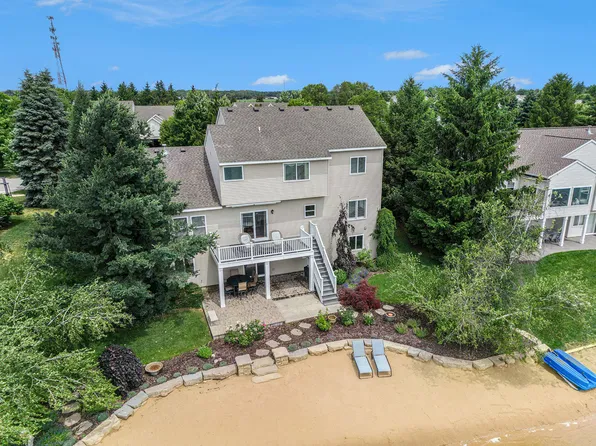 7376 Waterline Dr, Allendale, MI 49401