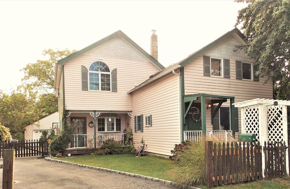1st image of 22 Dale Dr