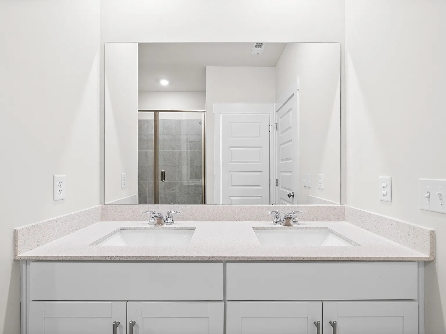 3 bed, 1673 sqft, $1,975 — Photo 4