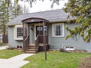 4237 N Mayfair Rd, Wauwatosa, WI 53222