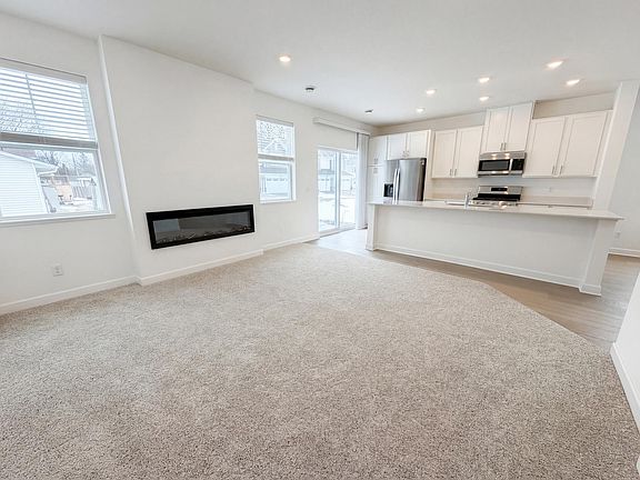 3rd image of 3092 Vanderbie St