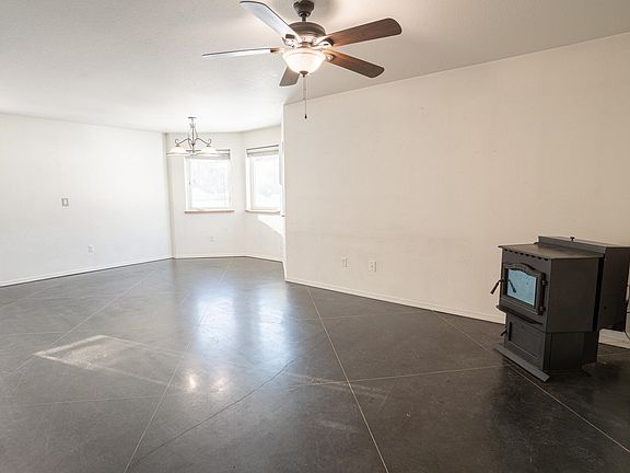 5th image of 526 E 5th Ave