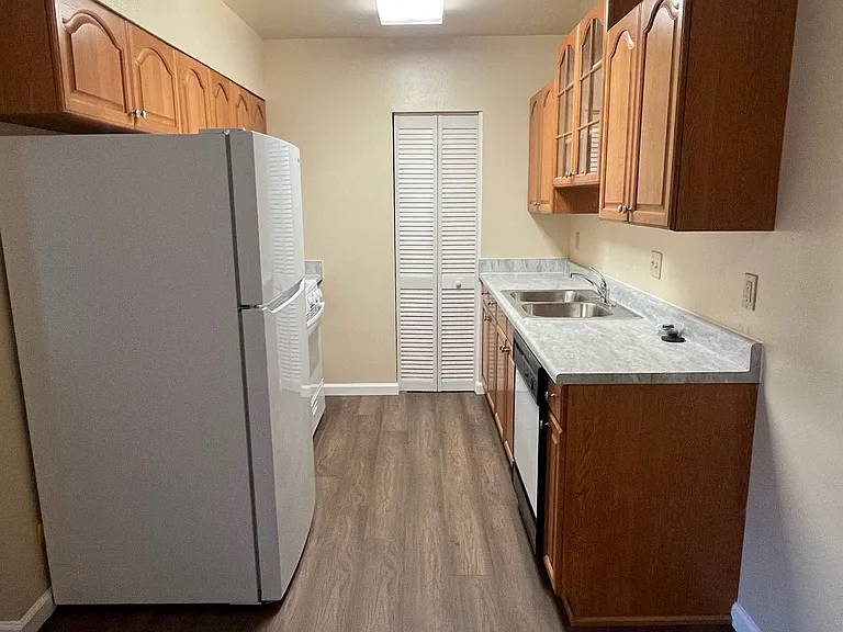 1424 Alamo Dr — Photo 21