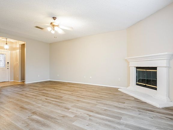 5th image of 3912 Tarpon Springs Dr