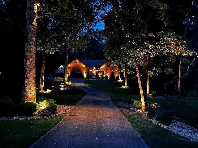 2nd image of 5620 Dunroven Ct