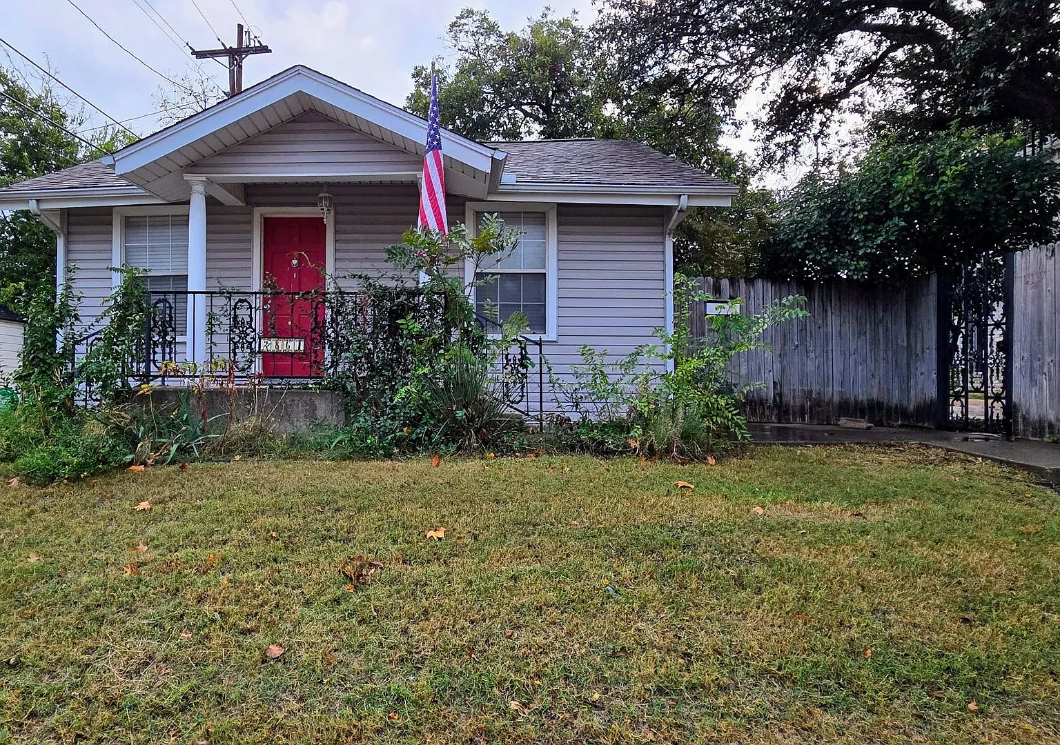 1 bed/1 bath backhouse near TCU — Photo 1