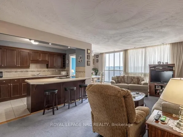15 Towering Heights Blvd #1301, Saint Catharines, ON L2T 3G7