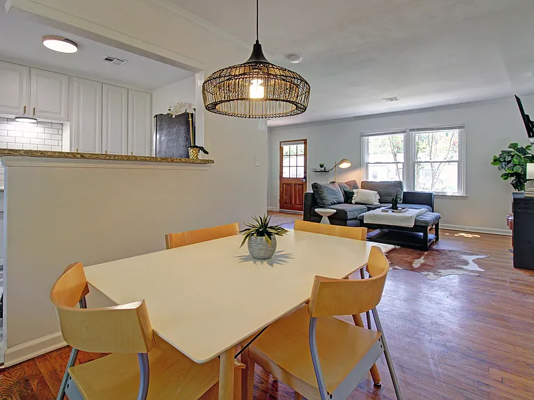 1529 E 45th Pl — Photo 8