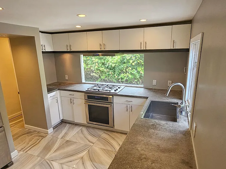 26179 W Thirteen Mile Rd — Photo 5