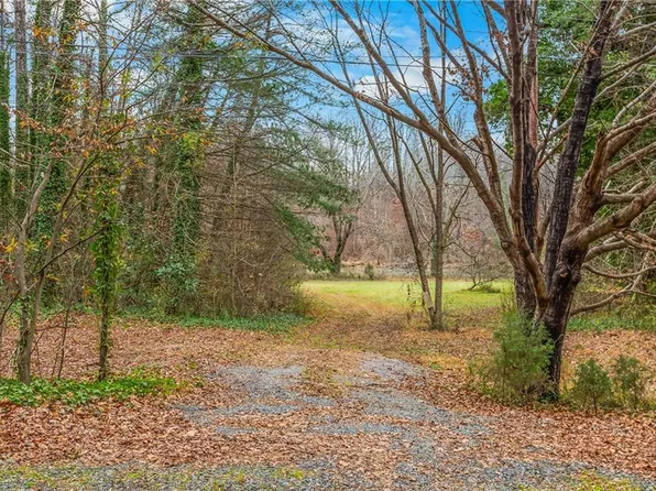 212 Barlow Cir, Winston Salem, NC 27105