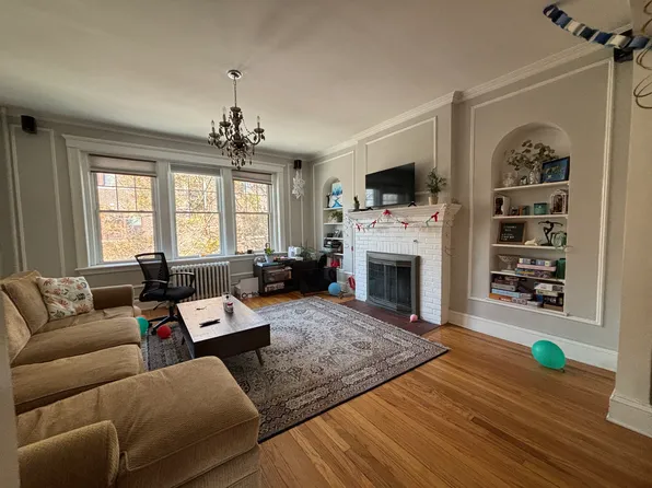 399 Washington St APT 4, Brookline, MA 02446