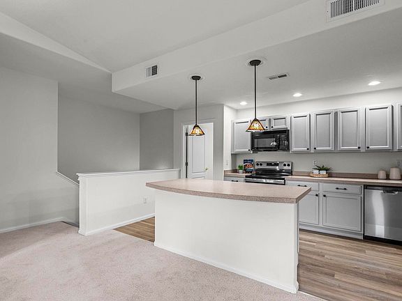 2nd image of 2125 Calais Dr #2C