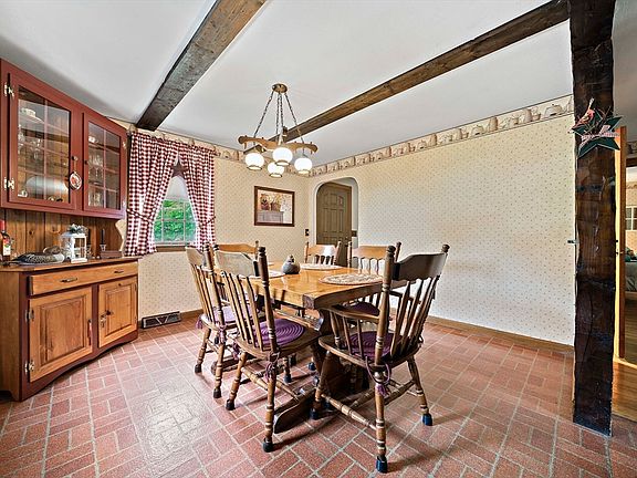 5th image of 24 Spallus Rd