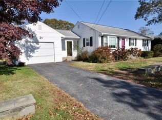 111 Fales Rd, Bristol, RI 02809